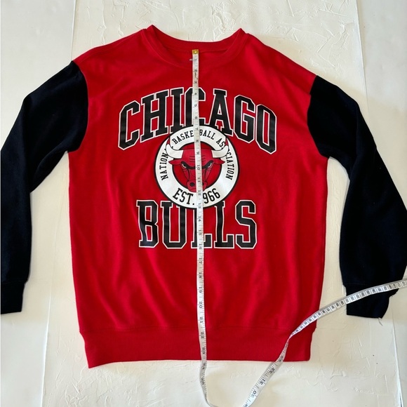 Chicago Bulls Crewneck Sweater - Picture 5 of 6